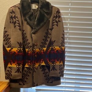 Vintage Small (38) Pendleton Men's Geometric Pattern Pea Coat with Brown Collar